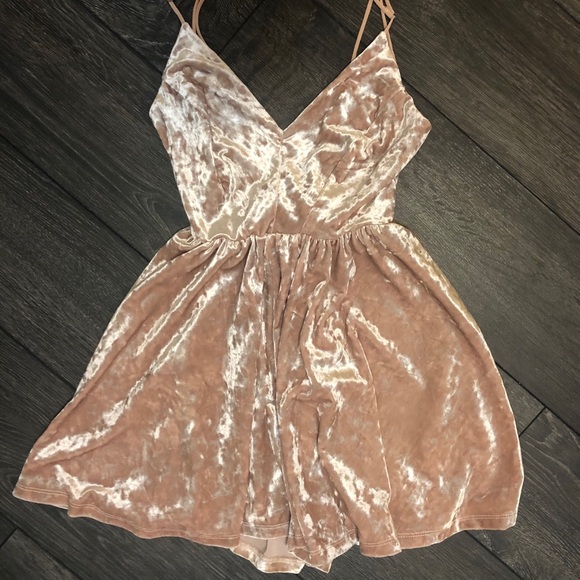 Romper - Picture 3 of 4